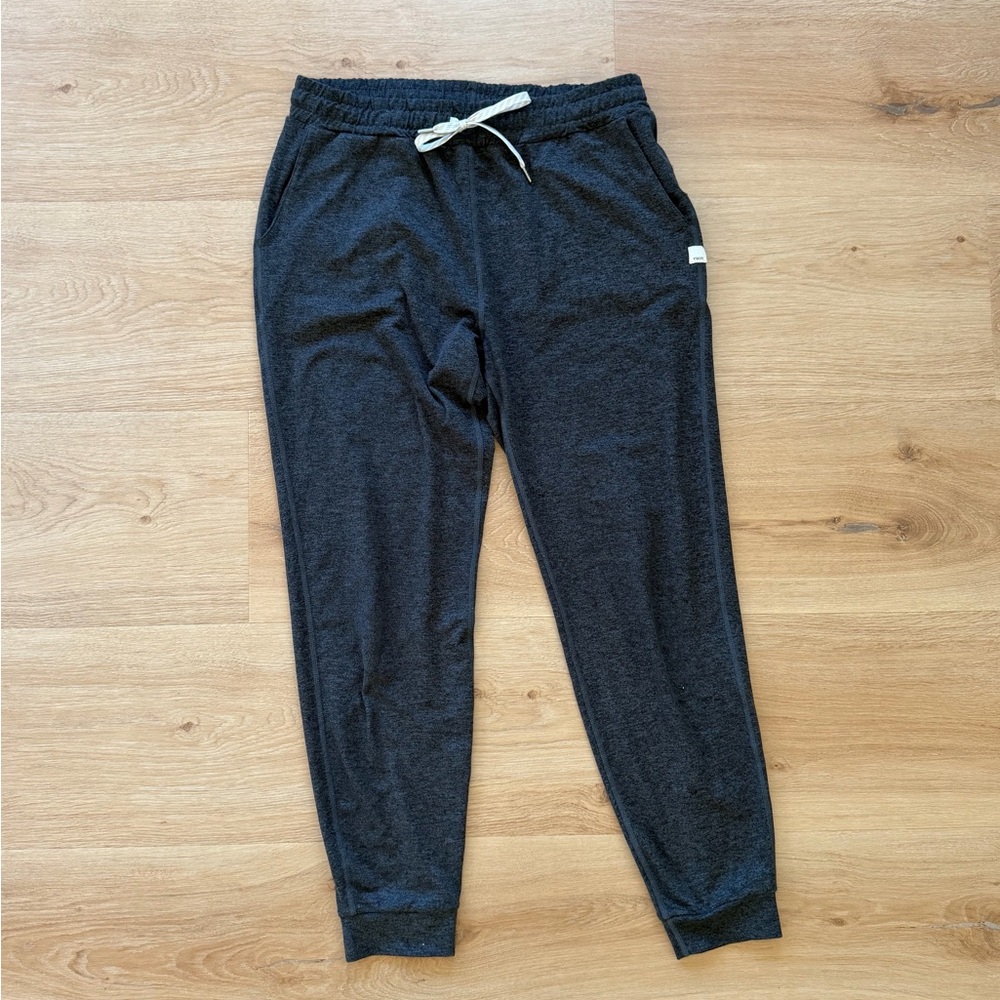 Vuori Joggers – Women’s Medium – Dark Heather Gray